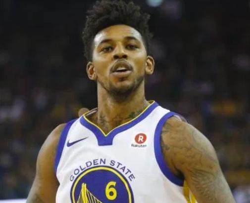 在外线与中 在外线与中